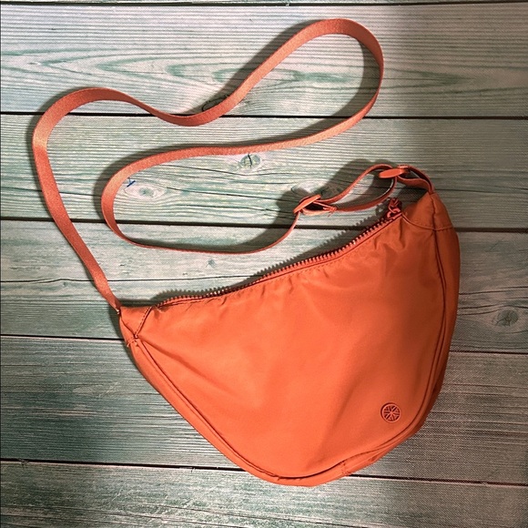 GAIAM Vibrant Orange Crossbody Bag - Picture 1 of 4